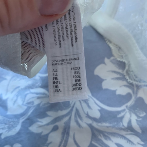 38DD strapless bra - Picture 4 of 4